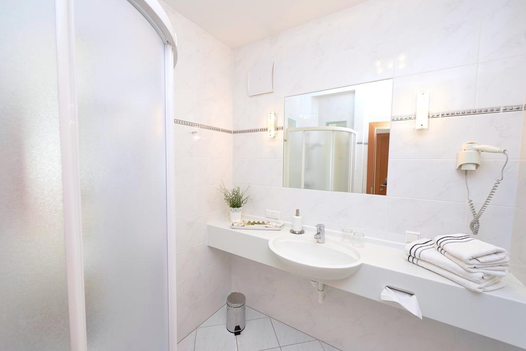 City-Hotel Moedling Modling Quarto foto